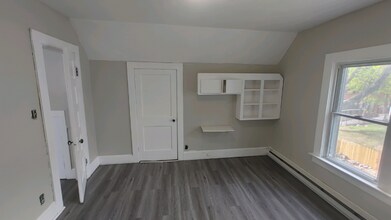 4 Arnold Ct-Unit -3 in Bristol, CT - Building Photo - Building Photo