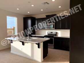 1671 Lion St in Rocklin, CA - Building Photo - Building Photo