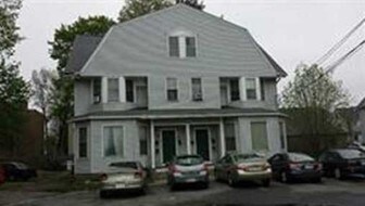 28-31 Richardson Cir in Framingham, MA - Building Photo