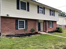 810 Loxford Terrace in Silver Spring, MD - Building Photo
