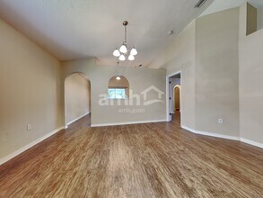 5920 Rotella Dr in Wesley Chapel, FL - Foto de edificio - Building Photo