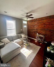 619 E Flora St in Philadelphia, PA - Building Photo - Building Photo