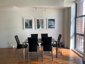 165 N Canal St in Chicago, IL - Foto de edificio - Building Photo