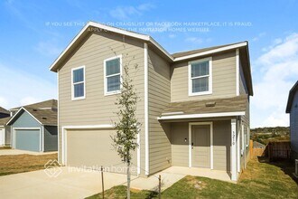 3210 Roslyn Grist in San Antonio, TX - Building Photo - Building Photo