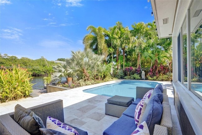 property at 417 NE 29th St