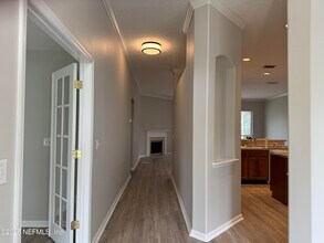 5539 London Lake Dr W in Jacksonville, FL - Building Photo - Building Photo