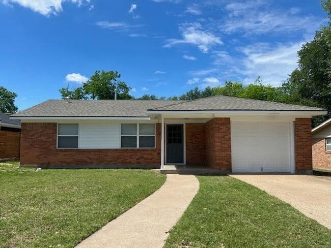 property at 1212 La Porte Dr