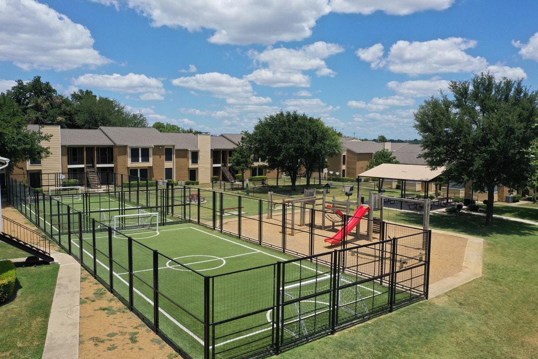 St. Croix Apartments in Dallas, TX - Foto de edificio