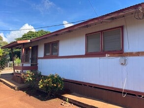 210 Makaena Pl in Kaunakakai, HI - Building Photo - Building Photo
