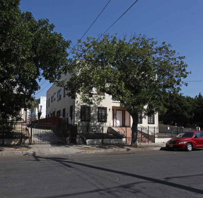 1831-1833 W 11th Pl in Los Angeles, CA - Building Photo - Building Photo