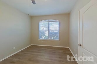 522 Golden Bell Dr in Glenn Heights, TX - Building Photo - Building Photo