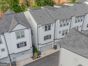 915 Katie Kerr Dr in Decatur, GA - Building Photo - Building Photo