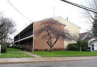 1757 S Arlington St in Akron, OH - Building Photo - Building Photo