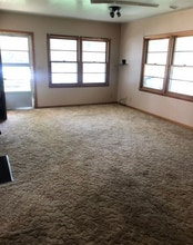 120 Chestnut St in Halstead, KS - Building Photo - Building Photo