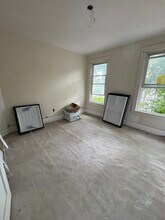 10 Hunting St, Unit 3 in Cambridge, MA - Foto de edificio - Building Photo