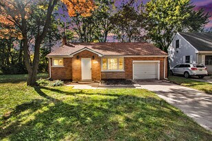 392 Firwood St in Ypsilanti, MI - Building Photo