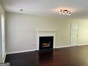 72 Canterbury Dr in Grantville, GA - Building Photo - Building Photo