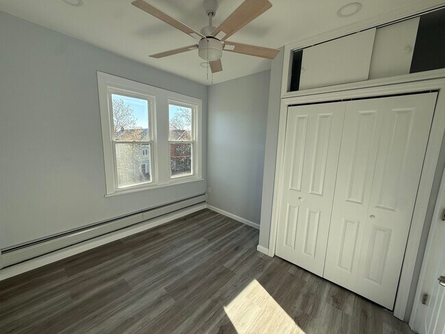 375 John F. Kennedy Blvd in Bayonne, NJ - Building Photo - Building Photo