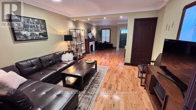 457 Mortimer Ave in Toronto, ON - Building Photo - Building Photo