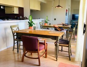 7488 Altiva Pl, Unit Barbara in Carlsbad, CA - Building Photo - Building Photo
