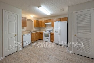 8475 McGirts Village Ln in Jacksonville, FL - Building Photo - Building Photo