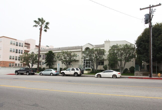 10222 Camarillo St in Toluca Lake, CA - Building Photo - Building Photo