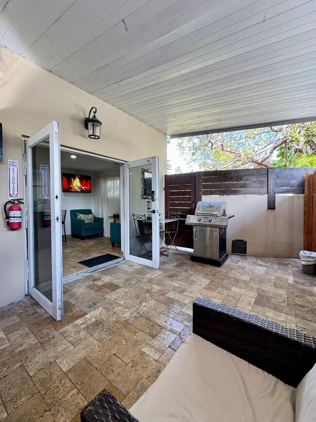 2542 Monroe St, Unit 2 in Hollywood, FL - Building Photo - Building Photo