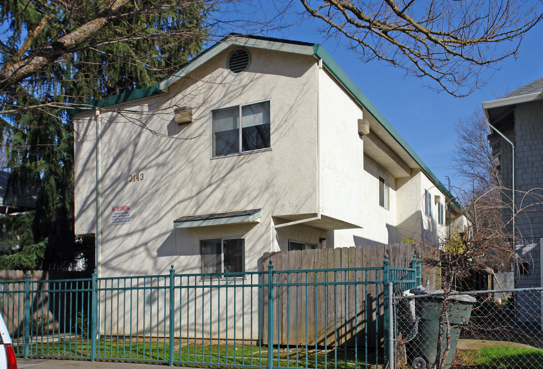 3143 3rd Ave in Sacramento, CA - Foto de edificio