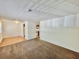 10th2354 (MK-KS) in Loveland, CO - Building Photo