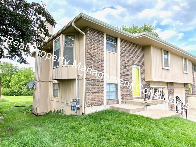 1000 SE 7th Terrace in Lee's Summit, MO - Building Photo - Building Photo