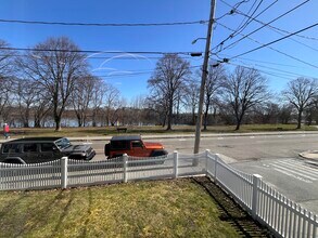 121 Shore Dr, Unit 121 in Somerville, MA - Building Photo - Building Photo
