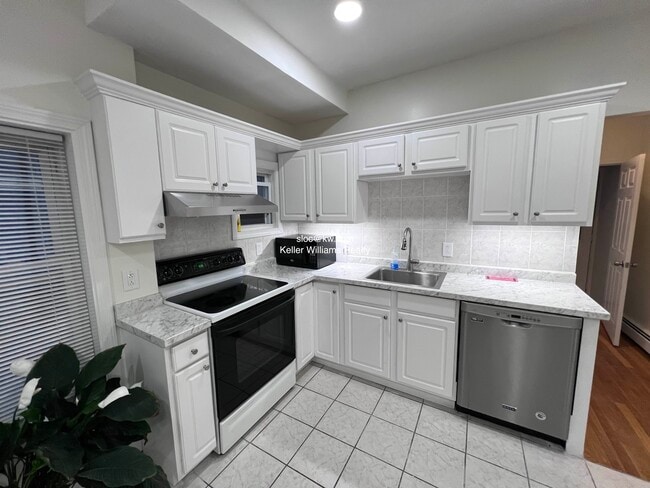 15 Playstead Rd, Unit 1 in Malden, MA - Foto de edificio - Building Photo