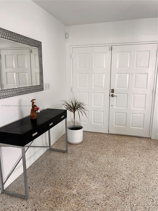 940 NE 71st St in Miami, FL - Building Photo