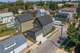 2078 W 44th St in Cleveland, OH - Foto de edificio - Building Photo