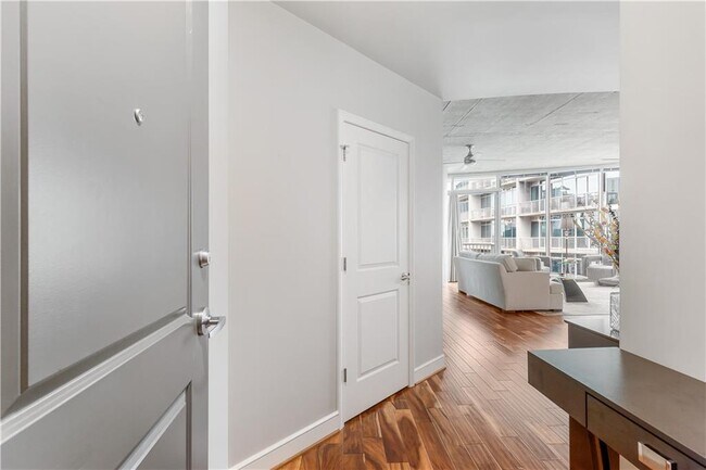 950 W Peachtree St NW in Atlanta, GA - Building Photo - Building Photo