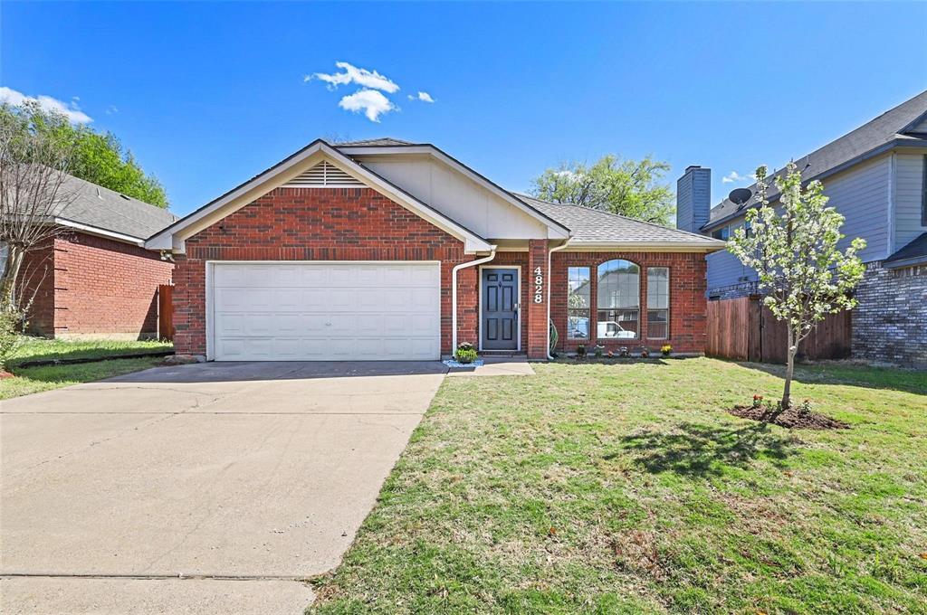 4828 Ashton Ave in Fort Worth, TX - Building Photo