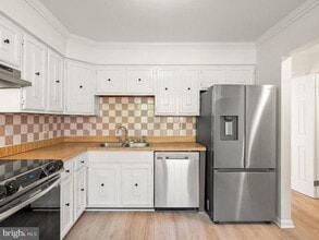 15278 Cloverdale Rd in Woodbridge, VA - Building Photo - Building Photo