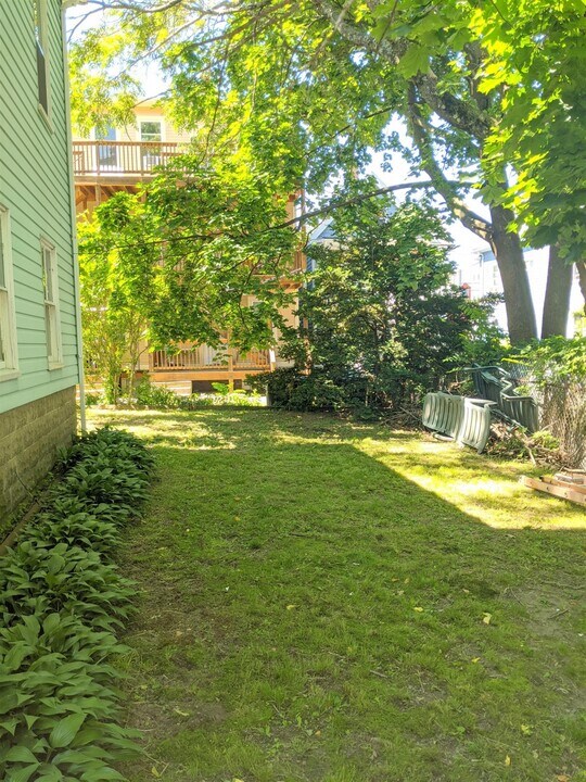 64 Linden Ave, Unit 2 in Somerville, MA - Building Photo