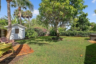 262 SE Monterey Ave in Stuart, FL - Building Photo - Building Photo