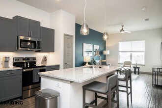 6525 Ed Bluestein Blvd, Unit 7210 in Austin, TX - Building Photo - Building Photo