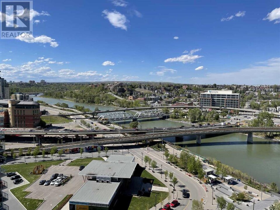 550-1550 Riverfront Ave SE in Calgary, AB - Building Photo