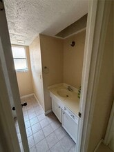 10215 Hannon Dr in Houston, TX - Building Photo - Building Photo