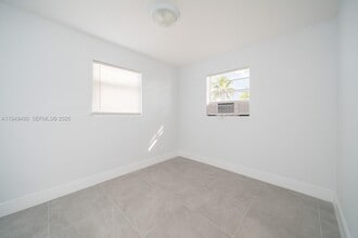 5740 Mayo St in Hollywood, FL - Building Photo - Building Photo