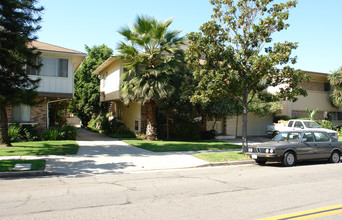 1121 N Louise St in Glendale, CA - Building Photo - Building Photo