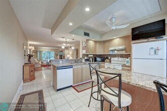 2102 Lucaya Bend in Coconut Creek, FL - Building Photo - Building Photo