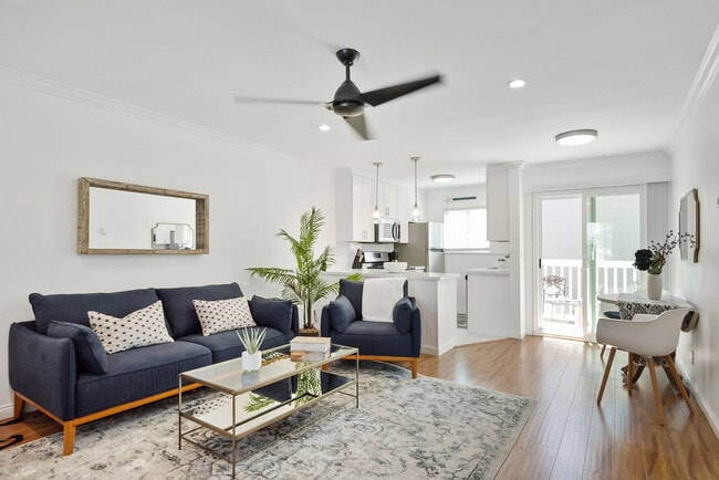 2411 Prospect Ave, Unit 219 in Hermosa Beach, CA - Building Photo - Building Photo