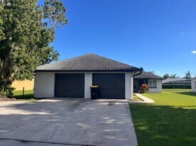 504 Blackbird Ln in Poinciana, FL - Building Photo