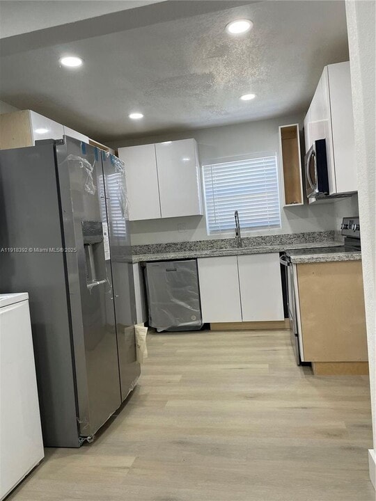 5261 NW 1st St in Miami, FL - Building Photo