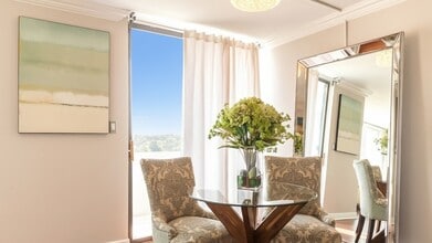 Lakeview Residences in Aurora, IL - Foto de edificio - Building Photo