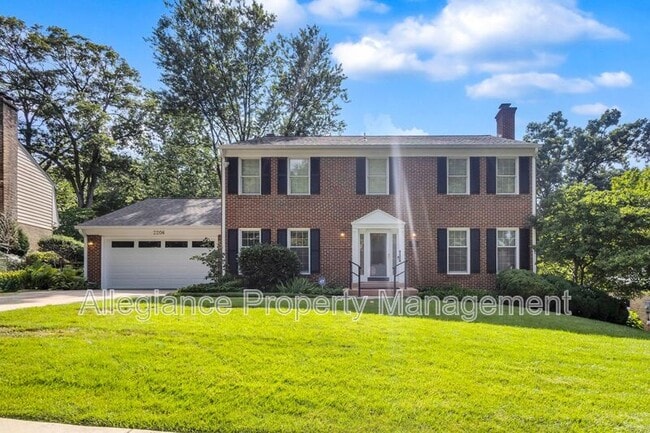 property at 2206 Fort Ward Pl